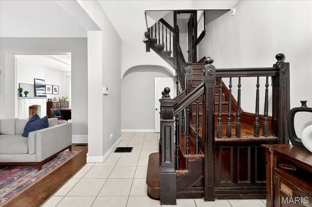 $399,900 | 2842 Shenandoah Avenue, St. Louis, MO 63104