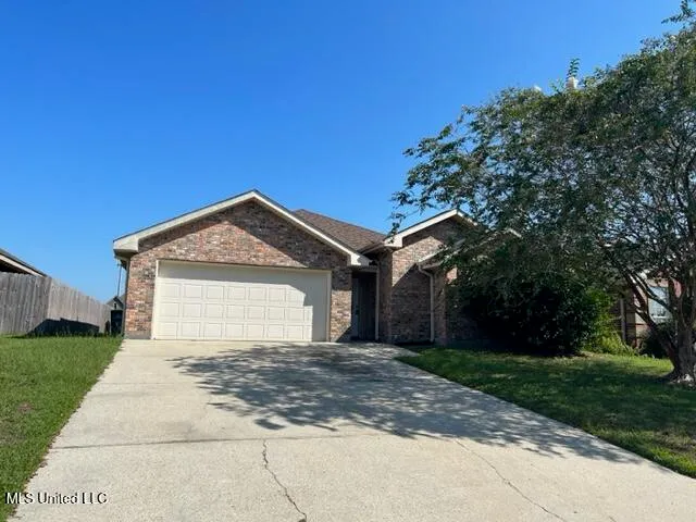 $1,800 | 18044 Green Leaves Drive, Gulfport, MS 39503