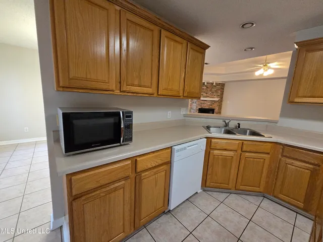 $1,800 | 18044 Green Leaves Drive, Gulfport, MS 39503