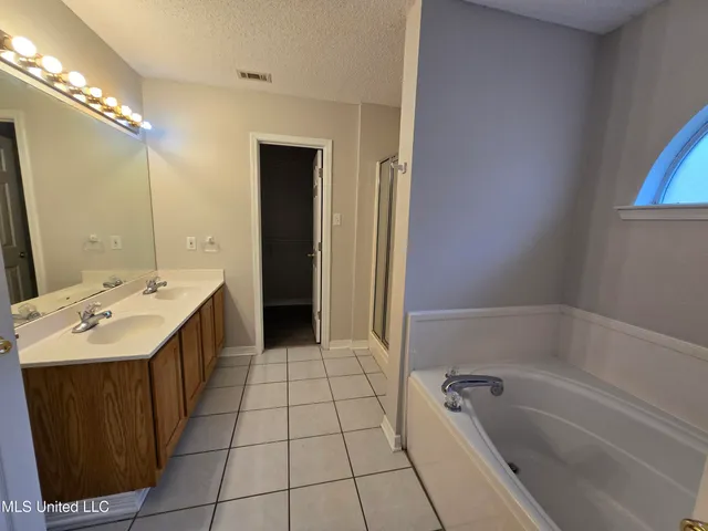 $1,800 | 18044 Green Leaves Drive, Gulfport, MS 39503