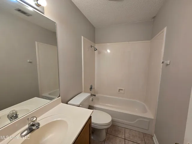 $1,800 | 18044 Green Leaves Drive, Gulfport, MS 39503