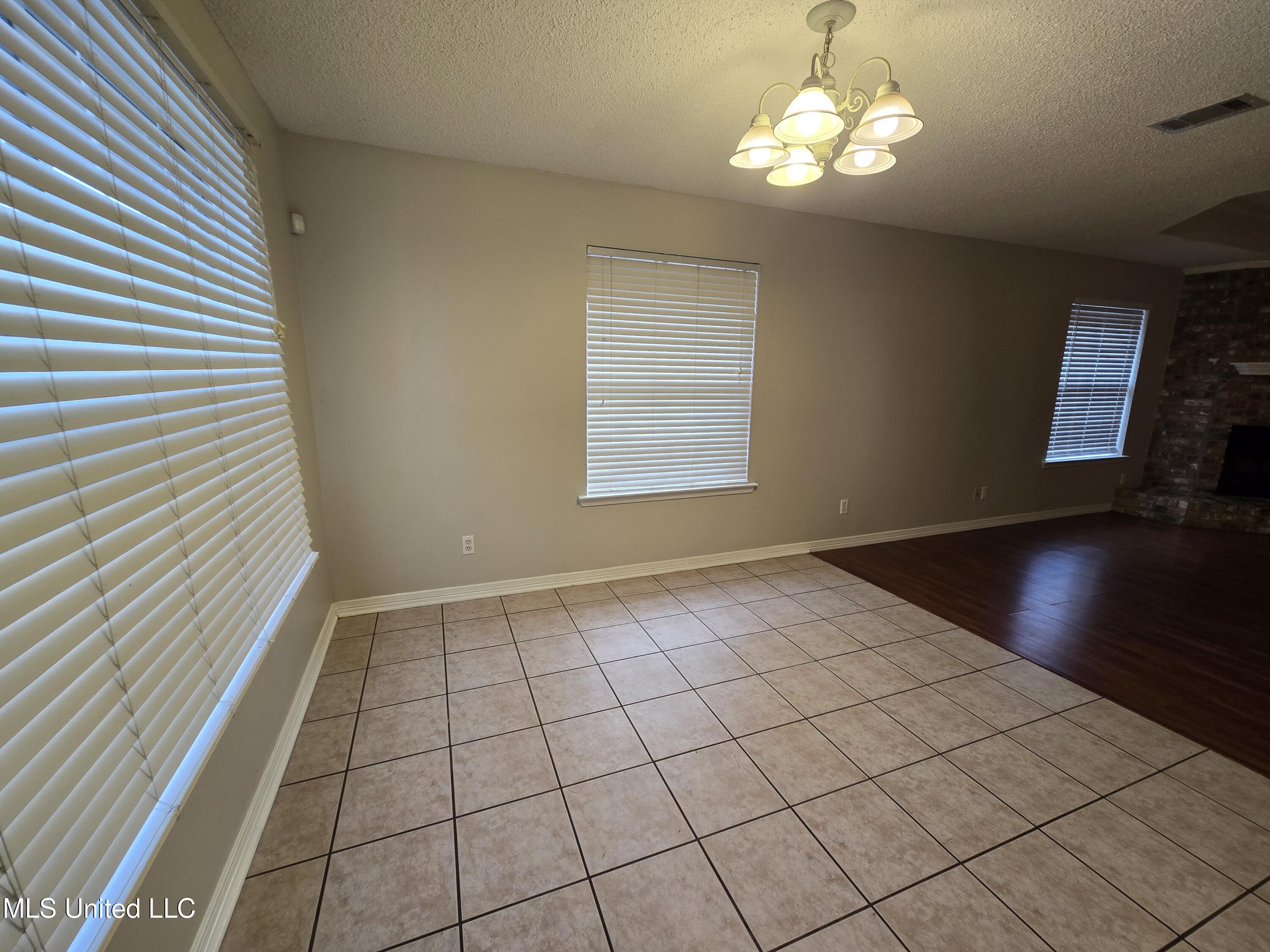 18044 Green Leaves Drive Gulfport, MS 39503 - Photo 8 of 16 20251217_075250