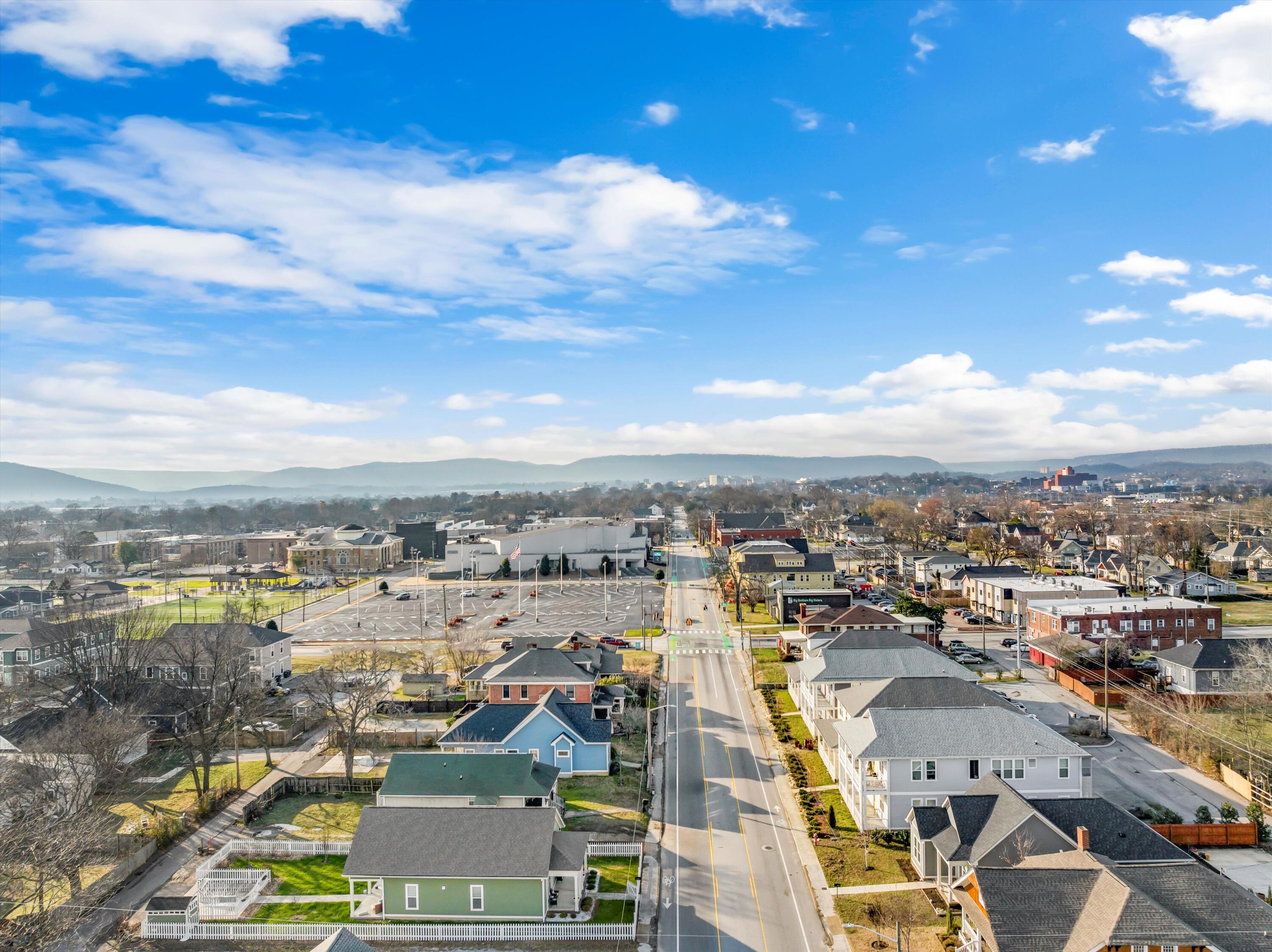 2112 Bailey Avenue Chattanooga, TN 37404 - Photo 6 of 9 6-DJI_20250213163338_0710_D