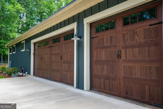 a view of a flower in a garden