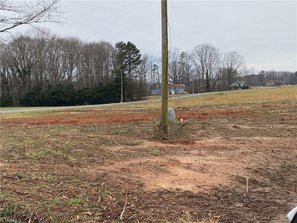 1273 Pratt Road Ararat, NC 27007 - Photo 3 of 12 Gallery Image 3