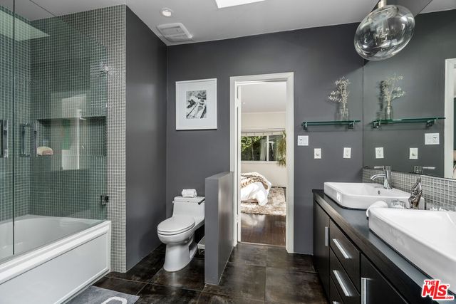 $12,500 | 943 North Edinburgh Avenue, Los Angeles, CA 90046