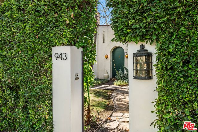 $12,500 | 943 North Edinburgh Avenue, Los Angeles, CA 90046