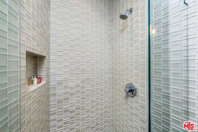 $12,500 | 943 North Edinburgh Avenue, Los Angeles, CA 90046