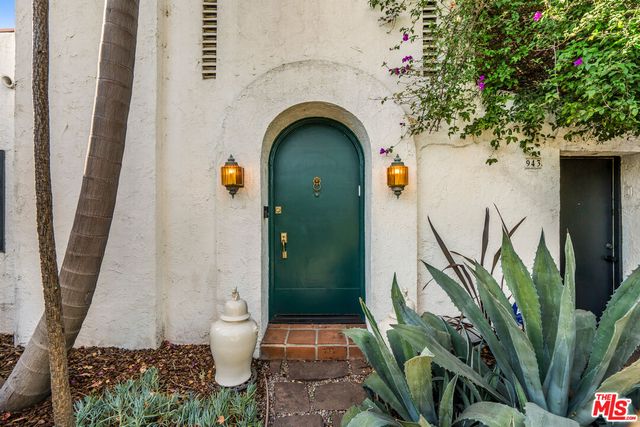 $12,500 | 943 North Edinburgh Avenue, Los Angeles, CA 90046