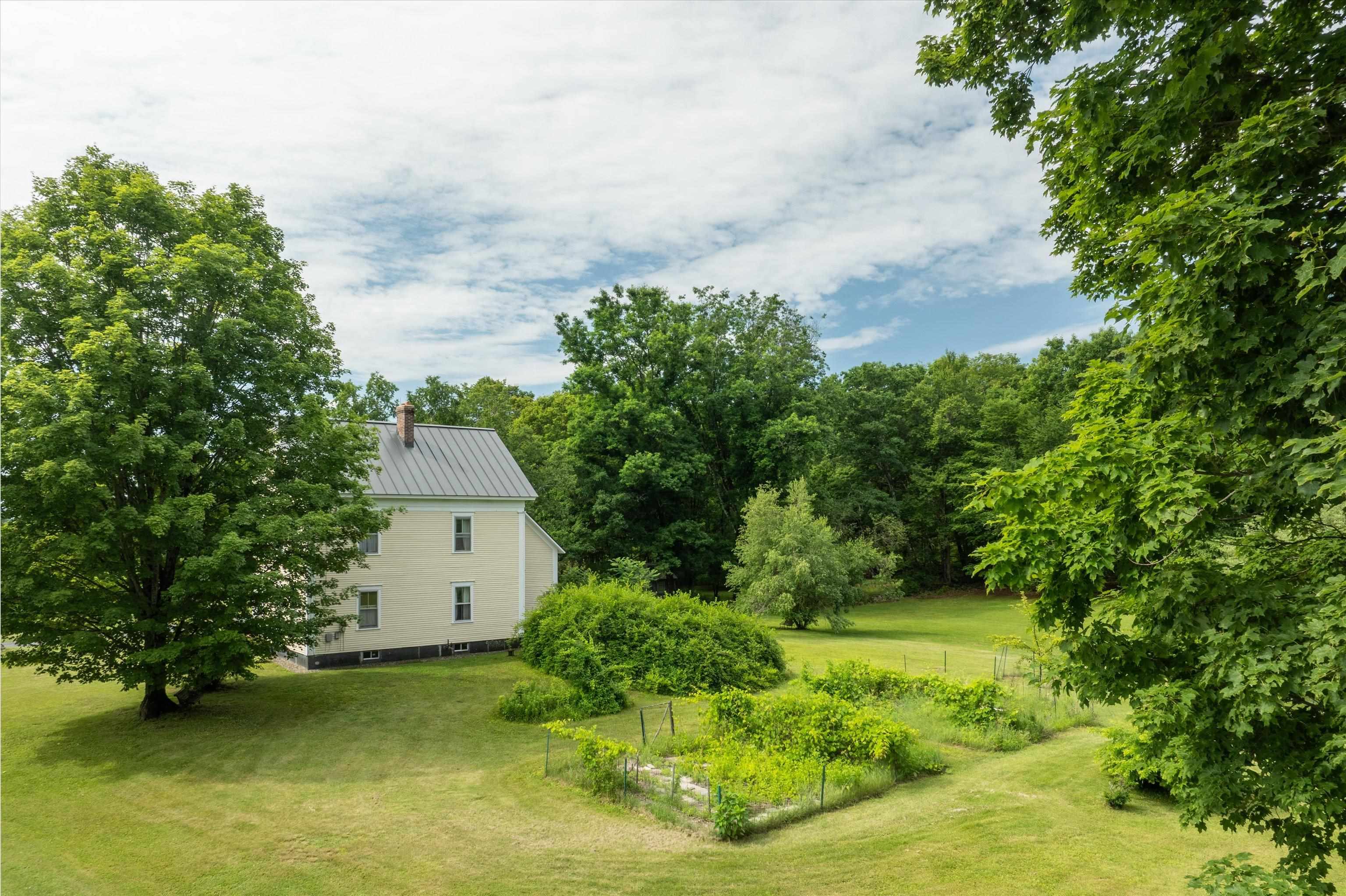 185 Crown Point Road Springfield, VT 05156 - Photo 4 of 51