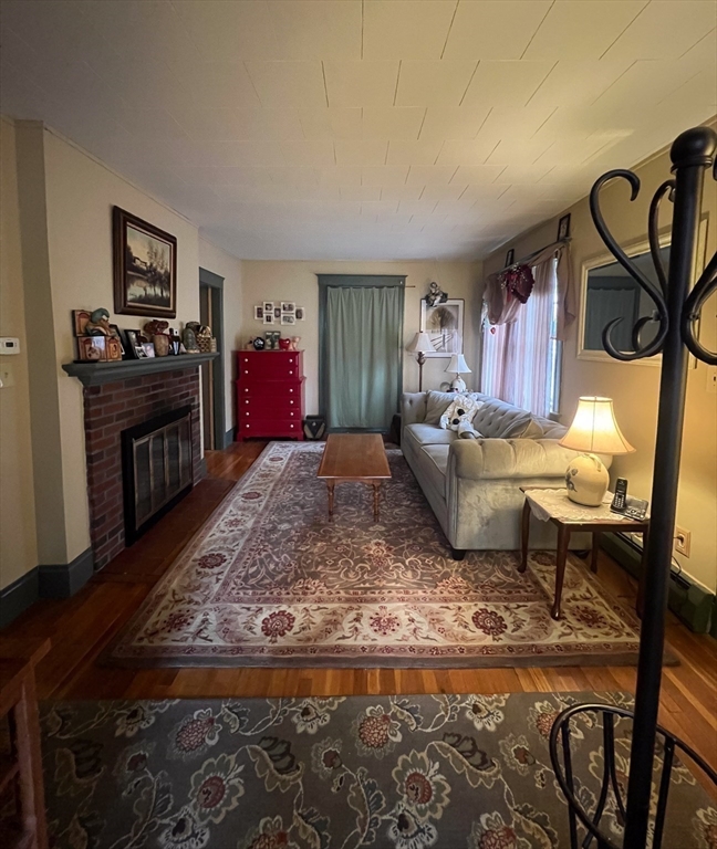 21 Manning Road Lynn, MA 01902 - Photo 4 of 24 Gallery Image 4