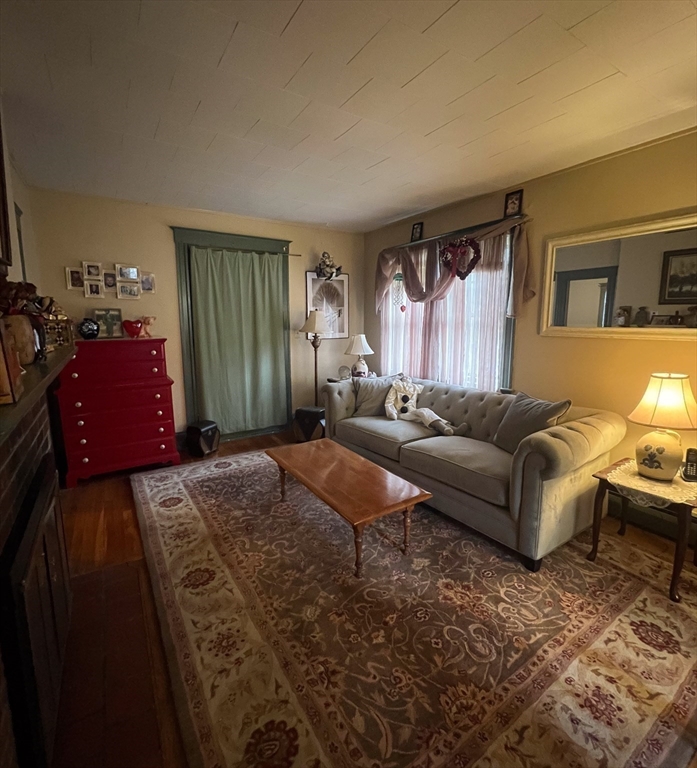 21 Manning Road Lynn, MA 01902 - Photo 5 of 24 Gallery Image 5