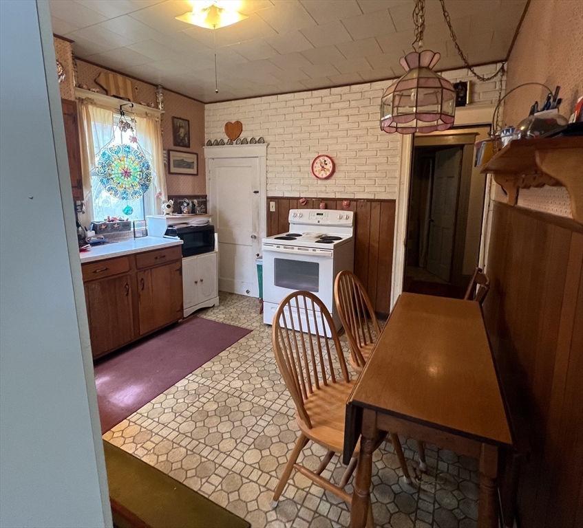 21 Manning Road Lynn, MA 01902 - Photo 6 of 24 Gallery Image 6