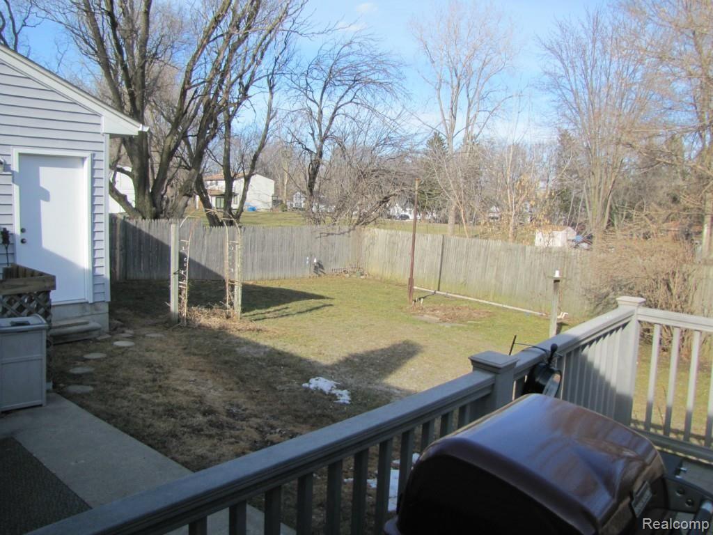 2933 Harvey Street Rochester, MI 48309 - Photo 36 of 38 IMG_5584.jpg