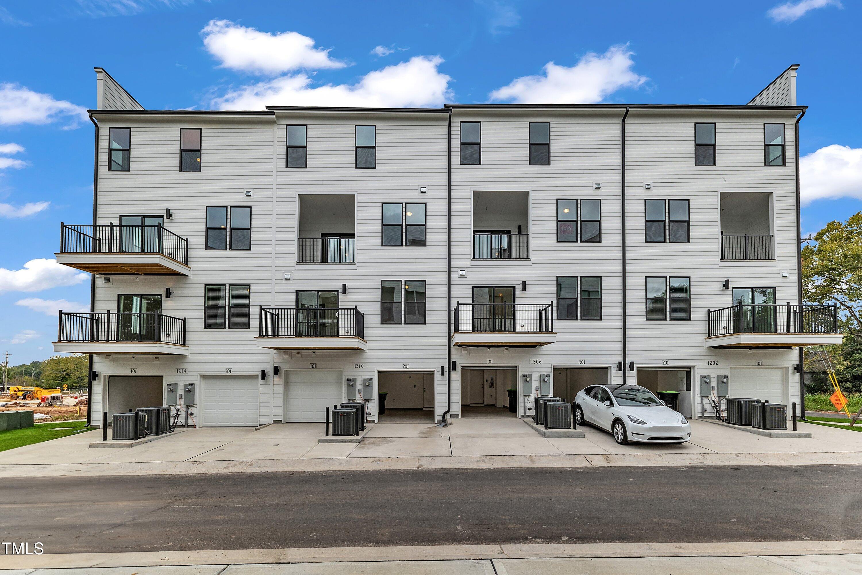 1233 South Blount Street, Unit 101 Raleigh, NC 27601 - Photo 28 of 30 25