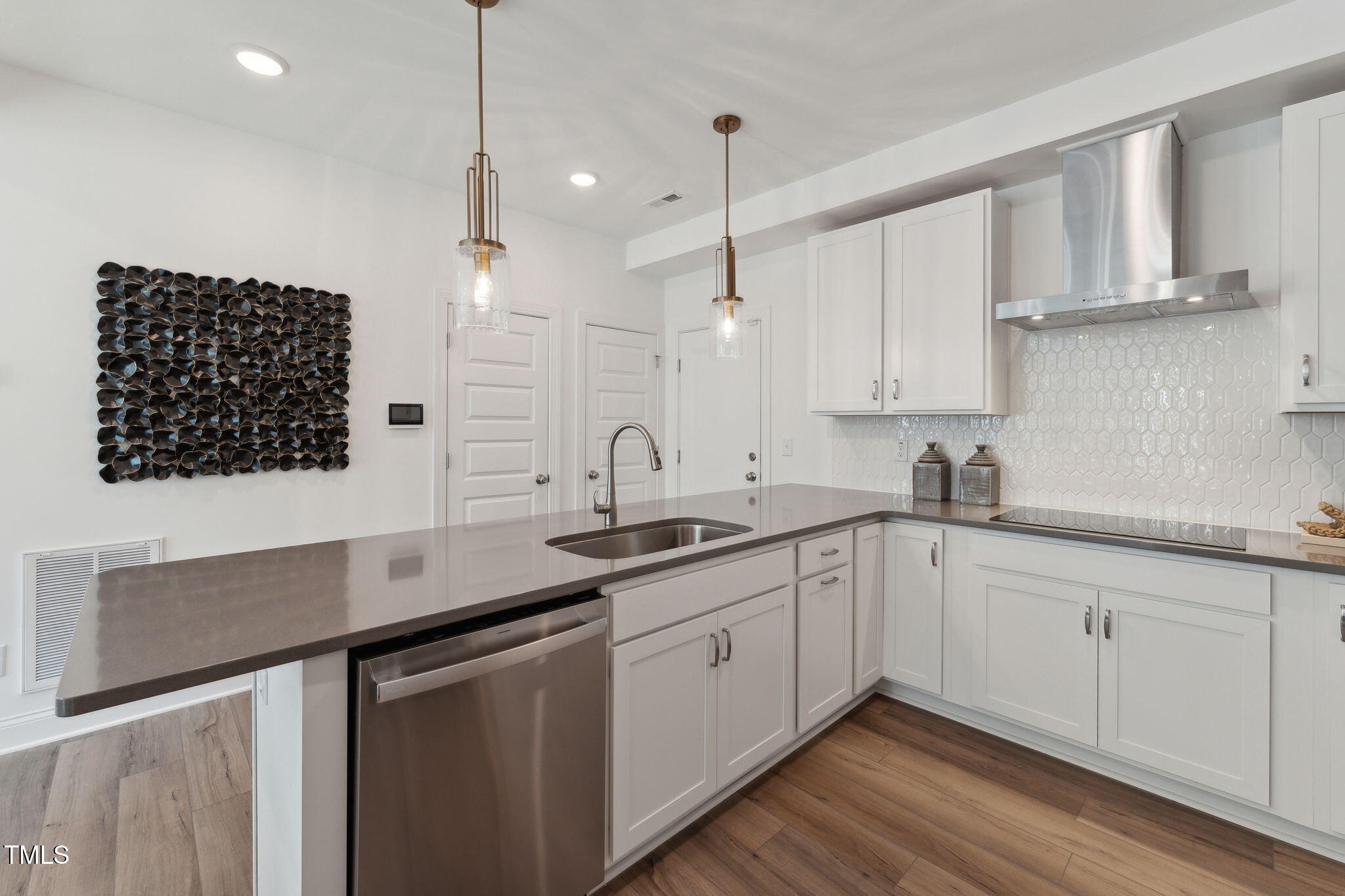 1233 South Blount Street, Unit 101 Raleigh, NC 27601 - Photo 4 of 30 5