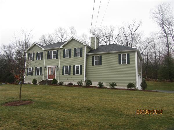 10 Roland Way Milford, MA 01757 - Photo 2 of 28 Gallery Image 2