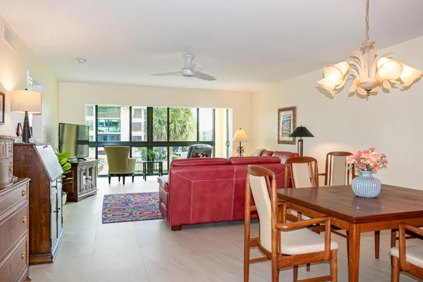 $320,000 | 162 Southeast St Lucie Boulevard, Unit B204, Stuart, FL 34996