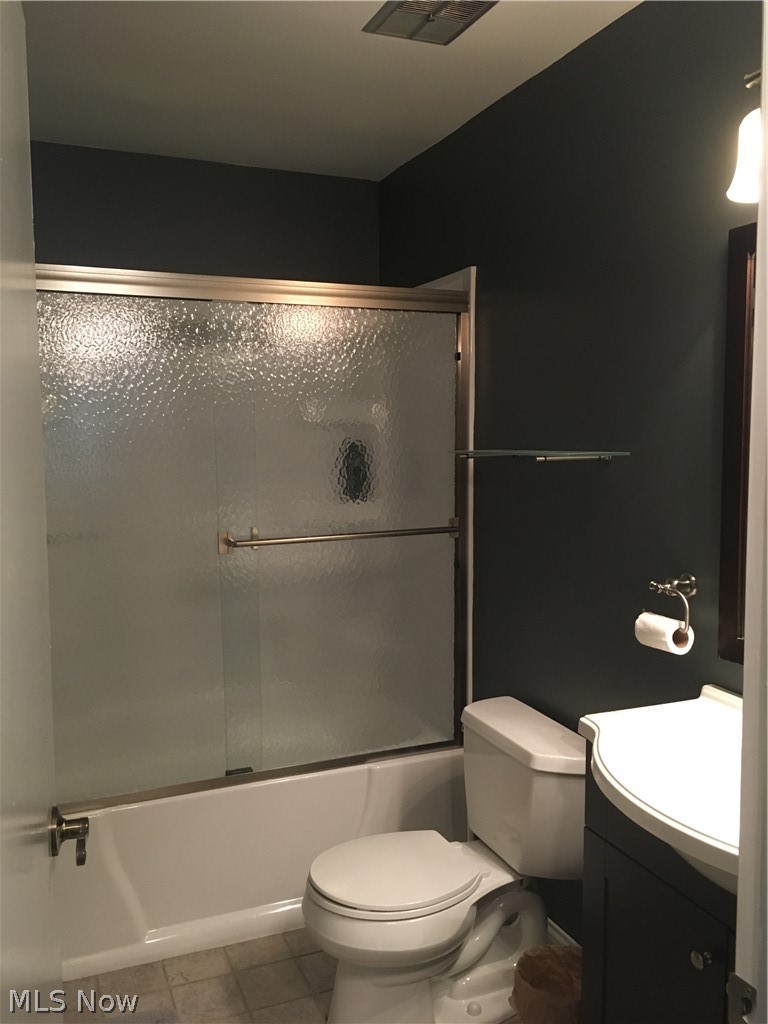 985 Hampton Ridge Drive Akron, OH 44313 - Photo 21 of 27 Freshly painted guest bathroom.