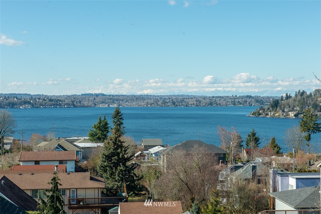 1100 North 32nd Street Renton, WA 98056 - Photo 2 of 25 Gallery Image 2