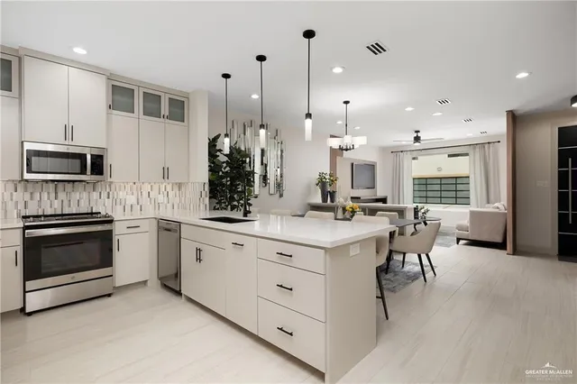 $390,000 | 225 Canary Avenue, McAllen, TX 78504