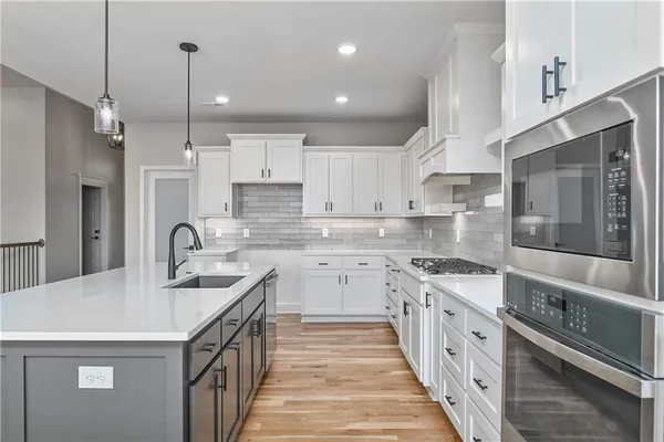 $748,000 | 6010 Apache Drive, Shawnee, KS 66226