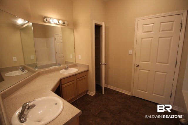 2651 South Juniper Street, Unit 1205 Foley, AL 36535 - Photo 6 of 11 Master Bath