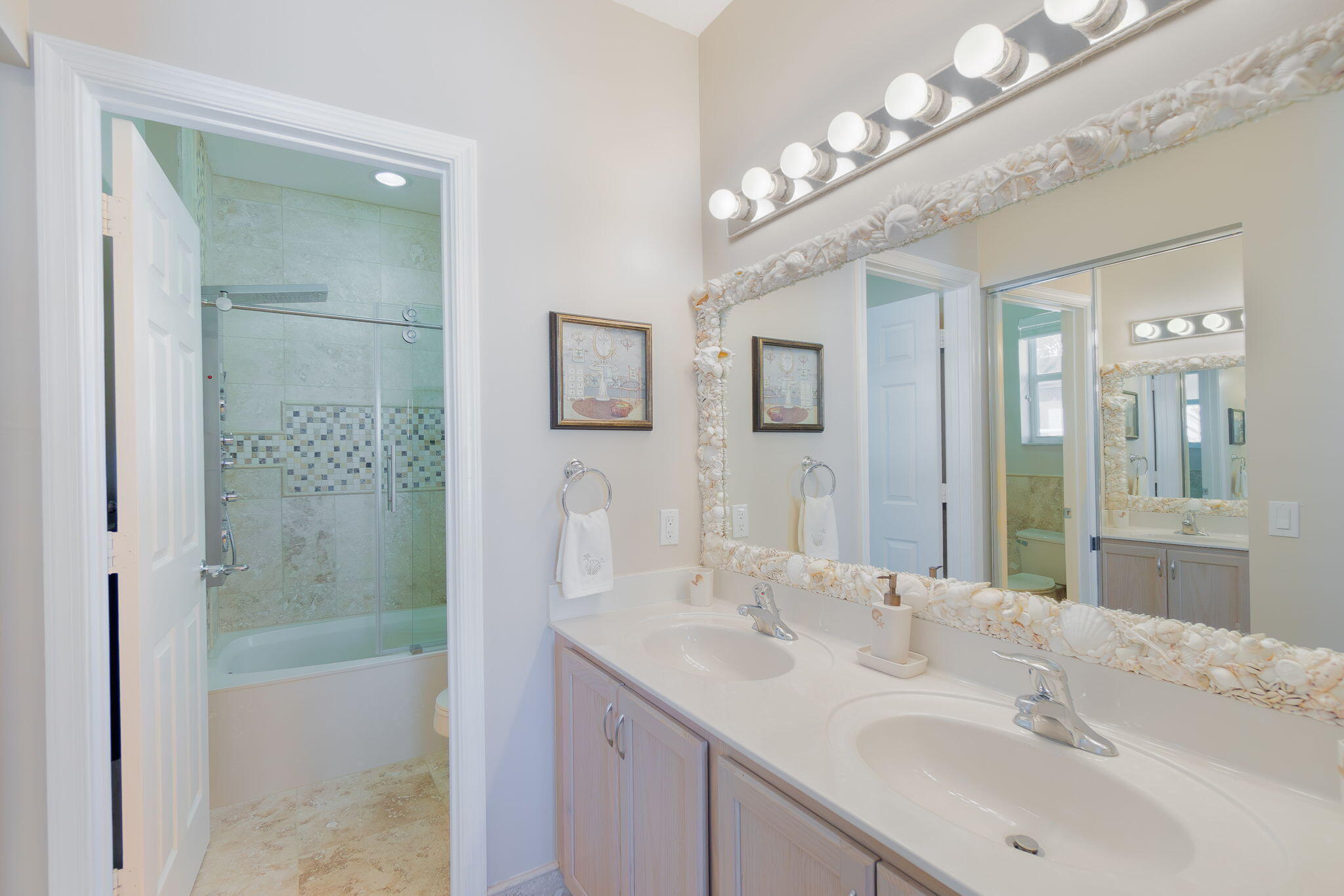 3127 Laurel Ridge Circle Riviera Beach, FL 33404 - Photo 17 of 38 16-web-or-mls-DSC00402-Enhanced-NR