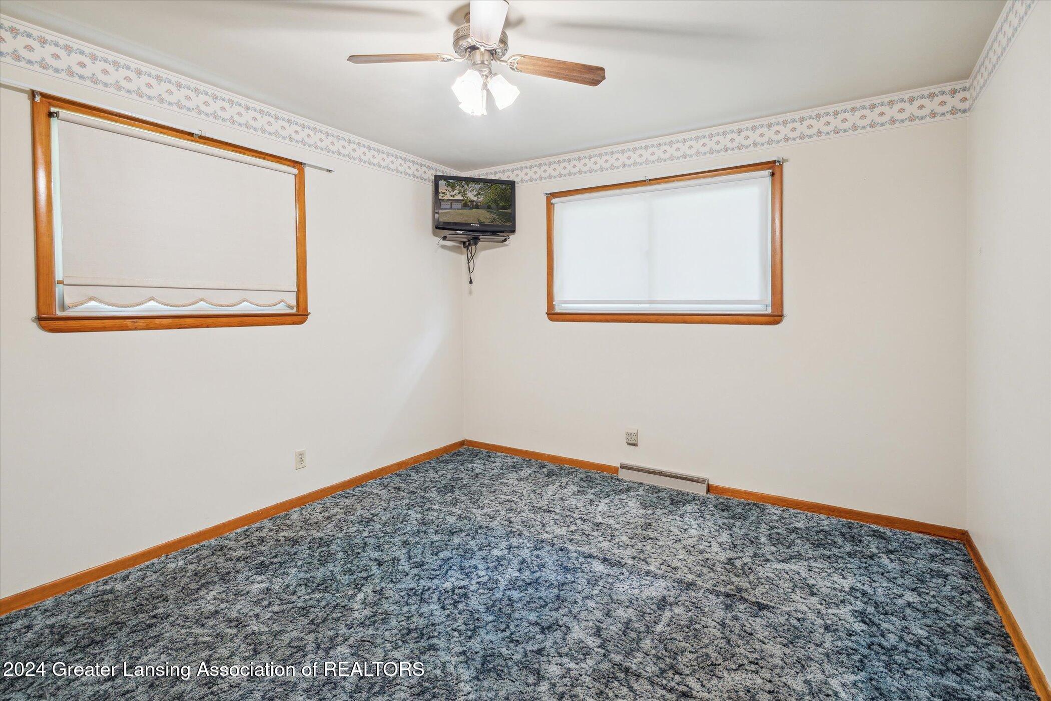 7041 West Howe Road Dewitt, MI 48820 - Photo 27 of 47 29-7041-W-Howe-Rd-DeWitt-MI-48820-Window