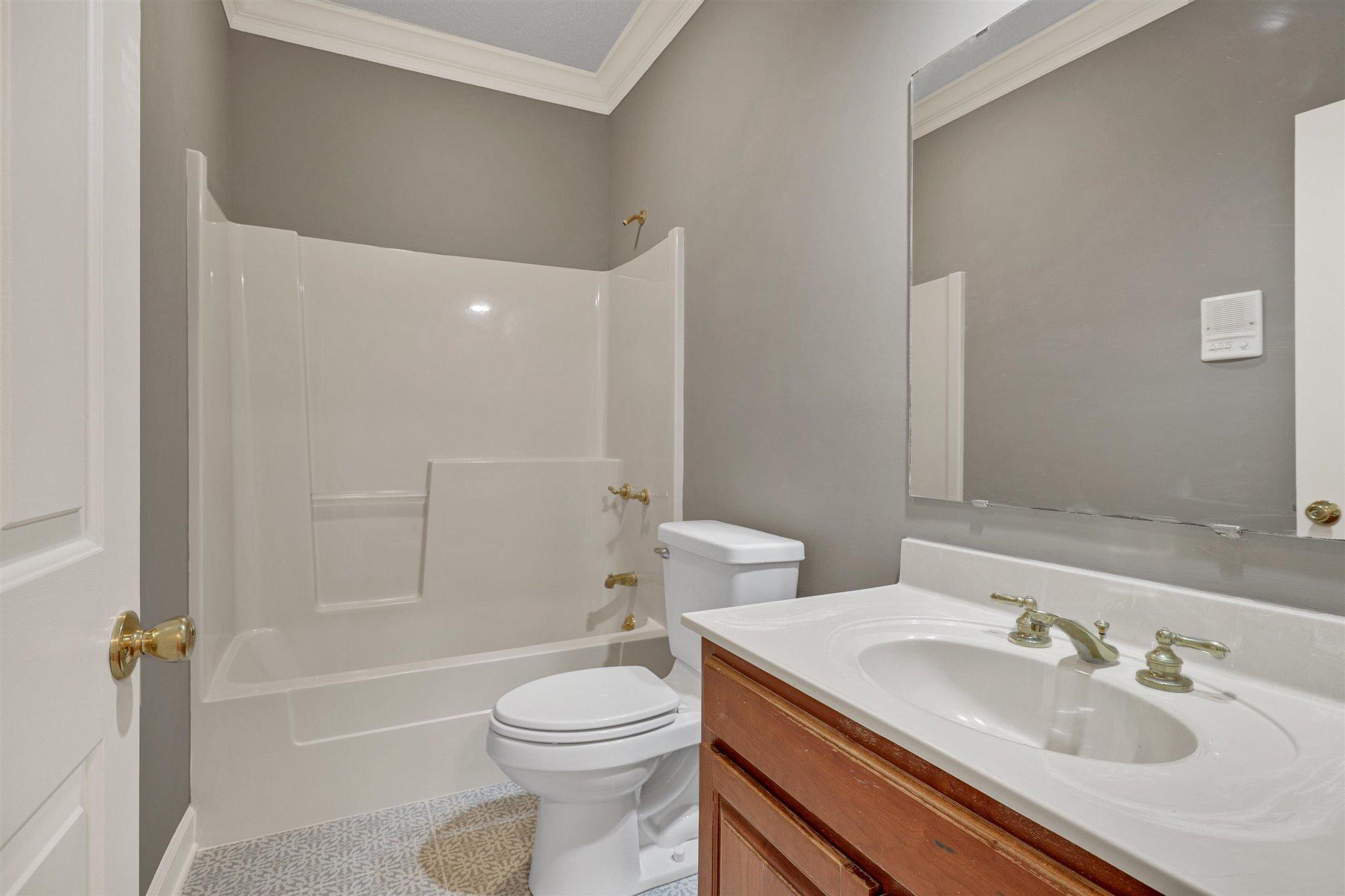8-6 Rivers Run Way Oak Ridge, TN 37830 - Photo 12 of 35 Bathroom 1