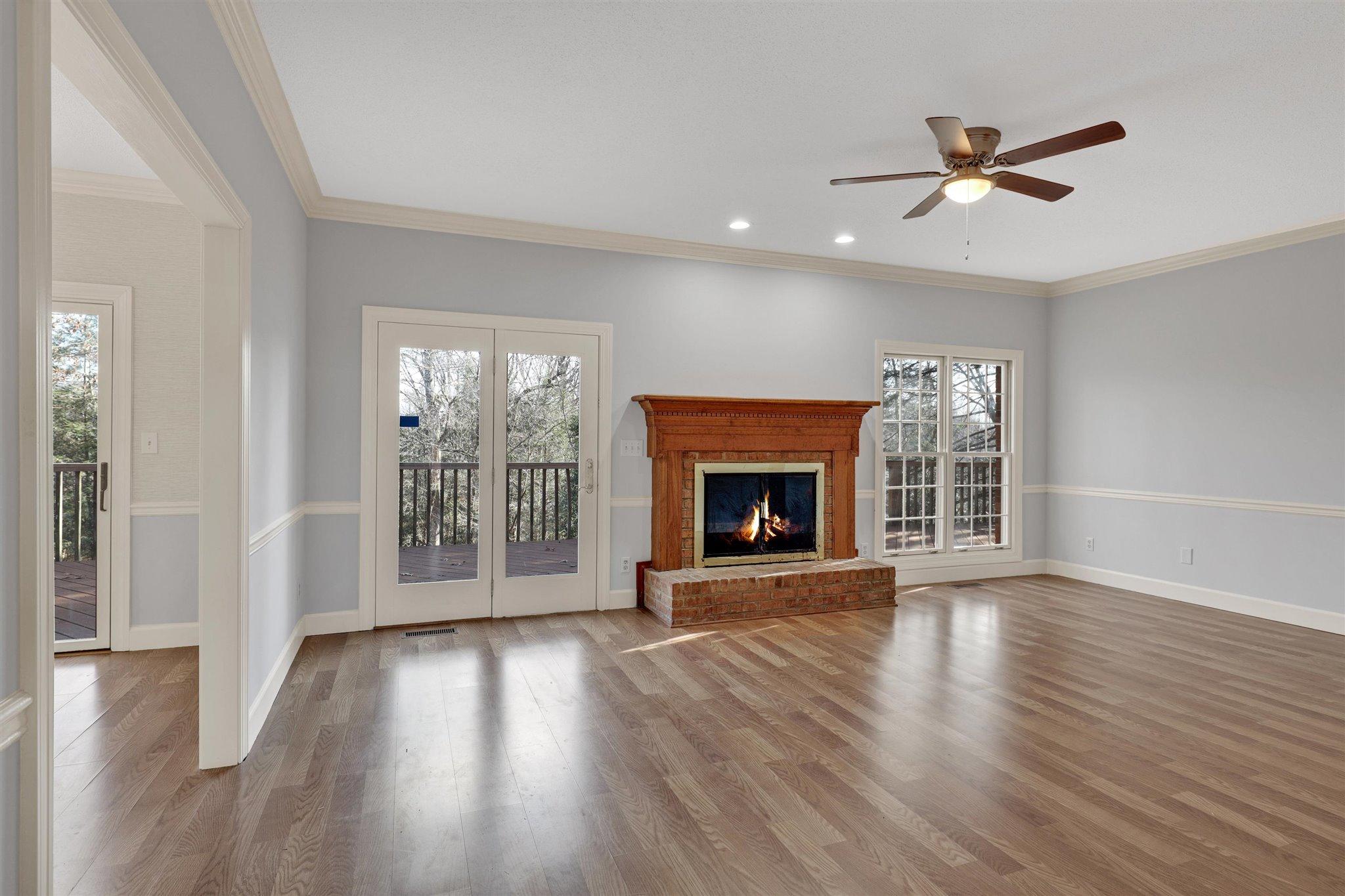 8-6 Rivers Run Way Oak Ridge, TN 37830 - Photo 4 of 35 Living Room