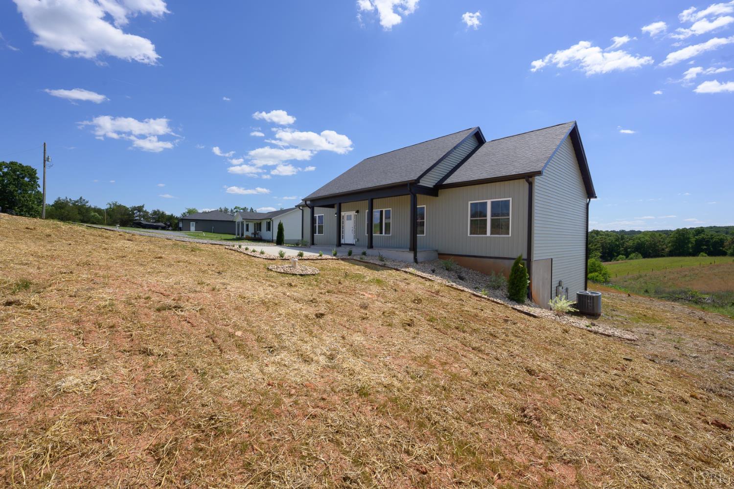 2249 Lipscomb Road Moneta, VA 24121 - Photo 36 of 60