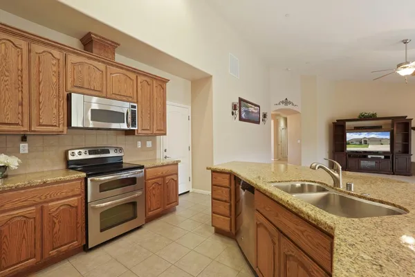 $685,000 | 954 Stampede Trail, Galt, CA 95632