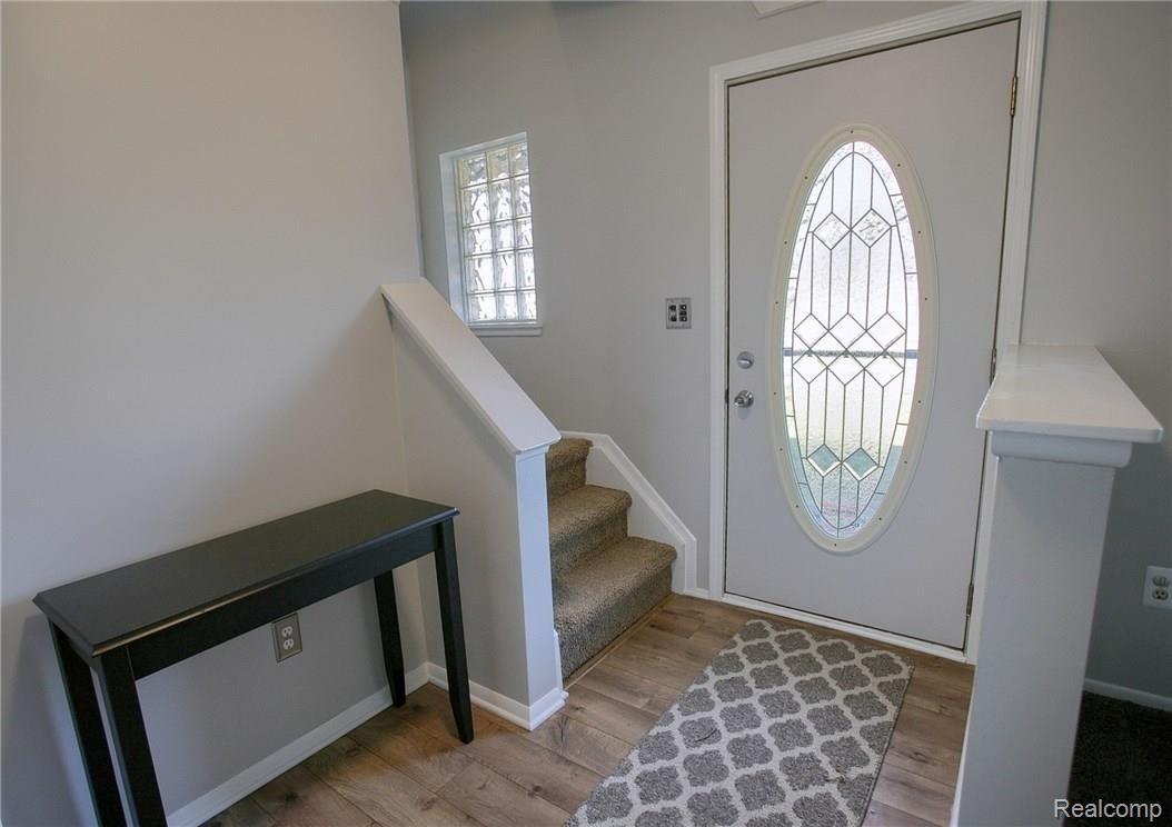 15006 Stephens Road Eastpointe, MI 48021 - Photo 4 of 25 Foyer.jpg