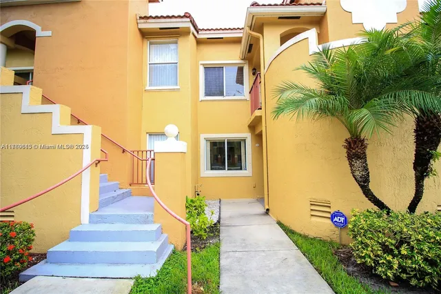 $275,000 | 630 Northwest 79th Terrace, Unit 105, Pembroke Pines, FL 33024