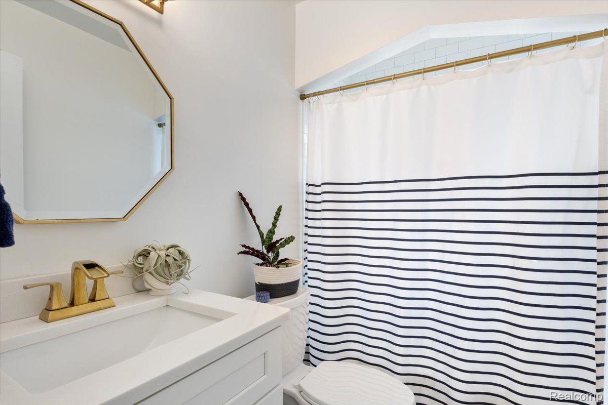 548 Roth Boulevard Clawson, MI 48017 - Photo 19 of 21 Gallery Image 19