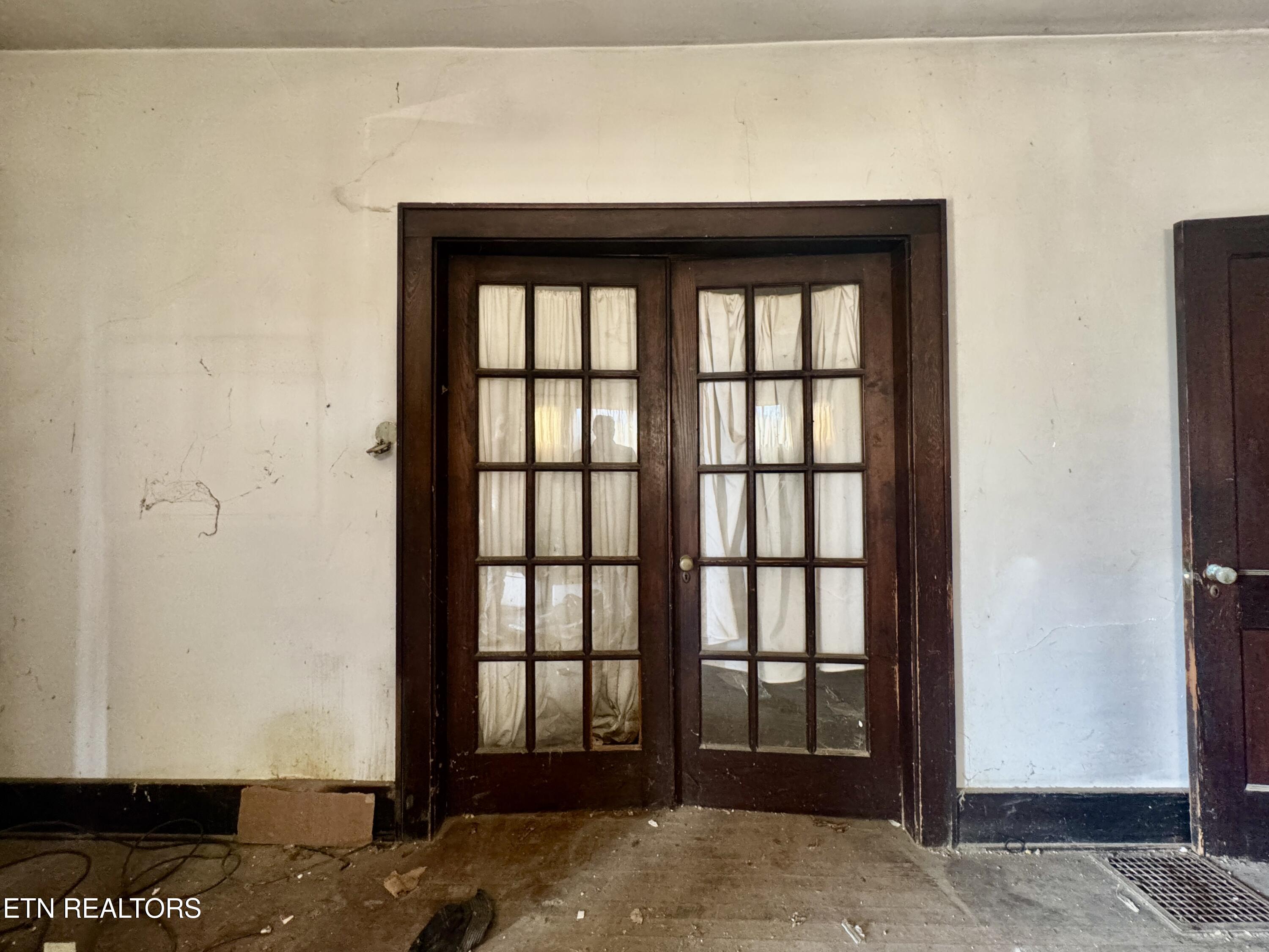 935 Raleigh Avenue Knoxville, TN 37917 - Photo 11 of 28 2-11