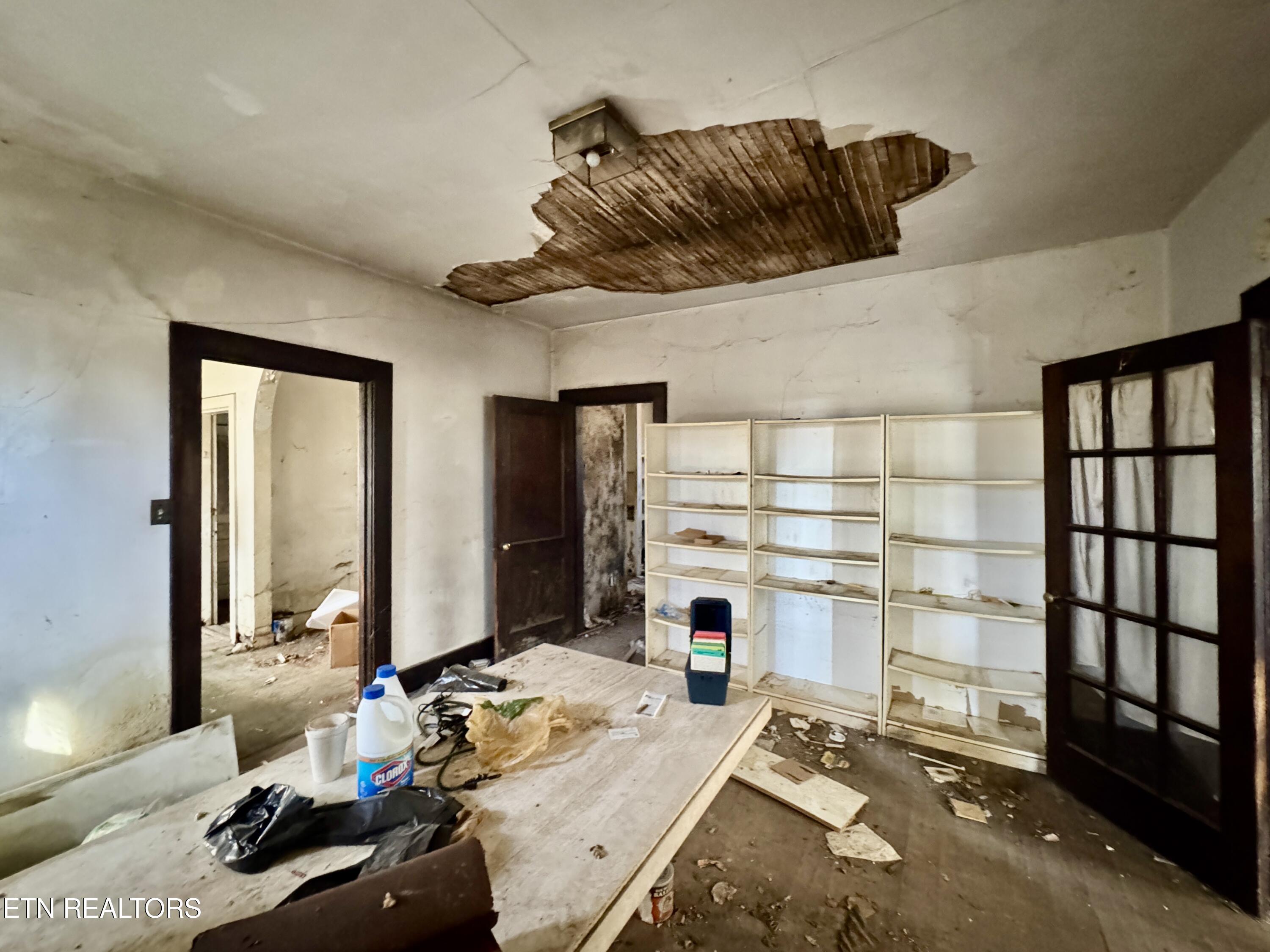 935 Raleigh Avenue Knoxville, TN 37917 - Photo 13 of 28 2-13