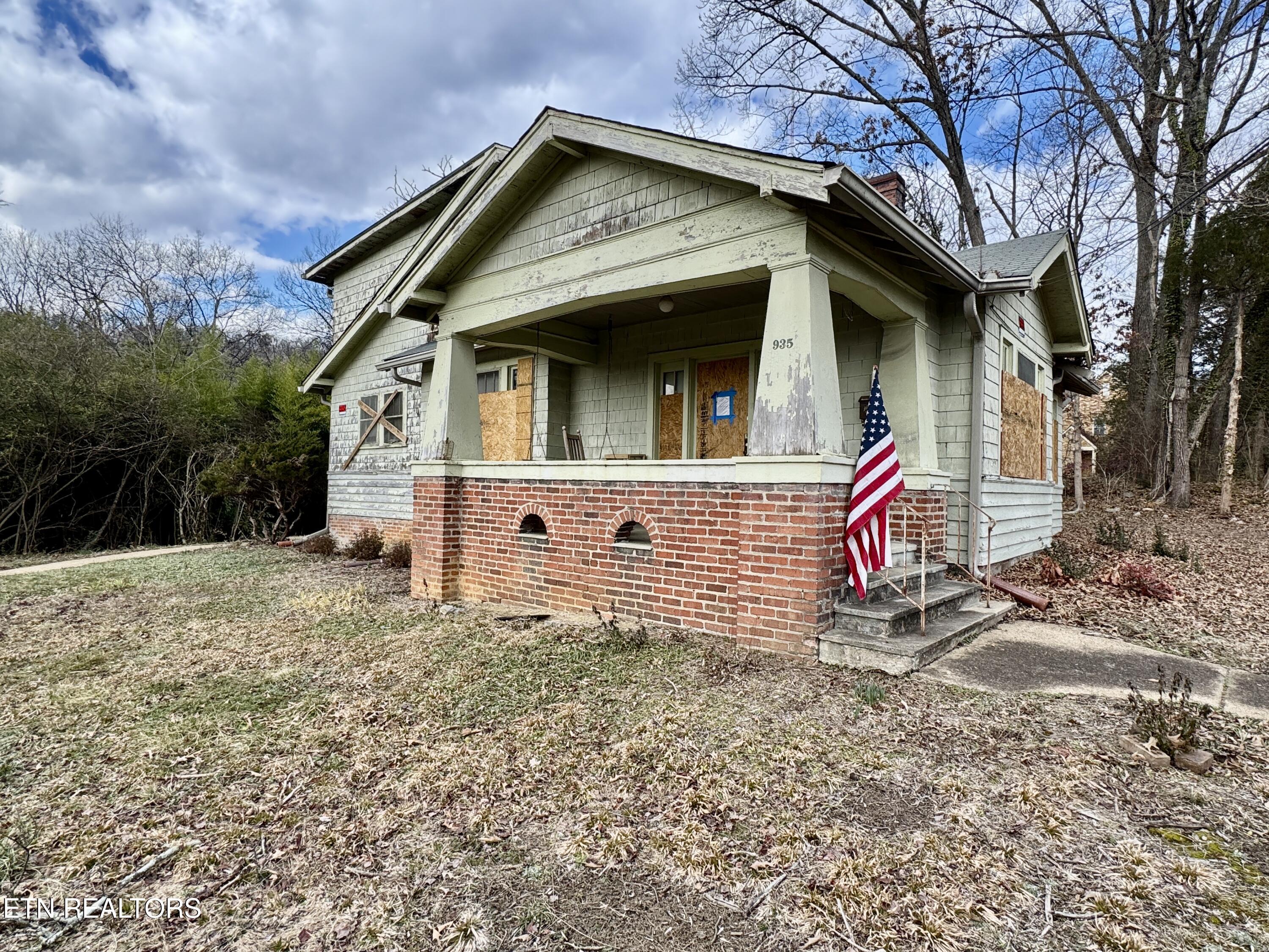 935 Raleigh Avenue Knoxville, TN 37917 - Photo 8 of 28 2-8