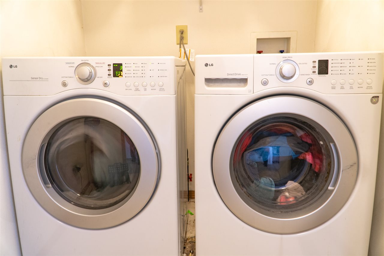 696 Bayfield Road Rockton, IL 61072 - Photo 12 of 20 a utility room with dryer and washer