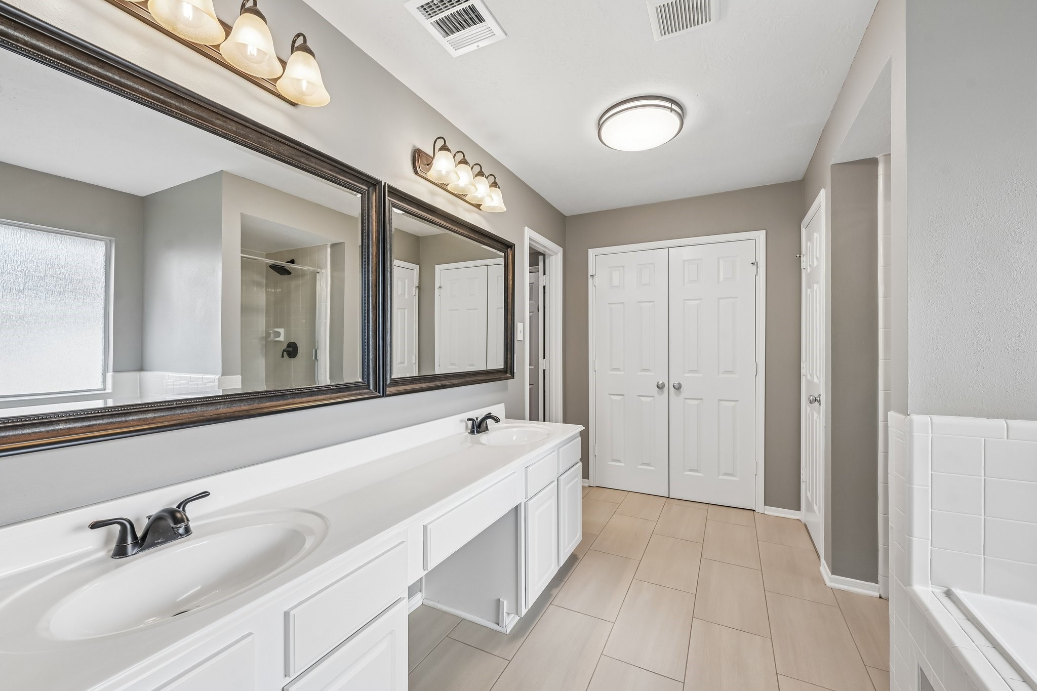 4519 Bridgestone Point Drive Spring, TX 77389 - Photo 27 of 42 Primary bathroom