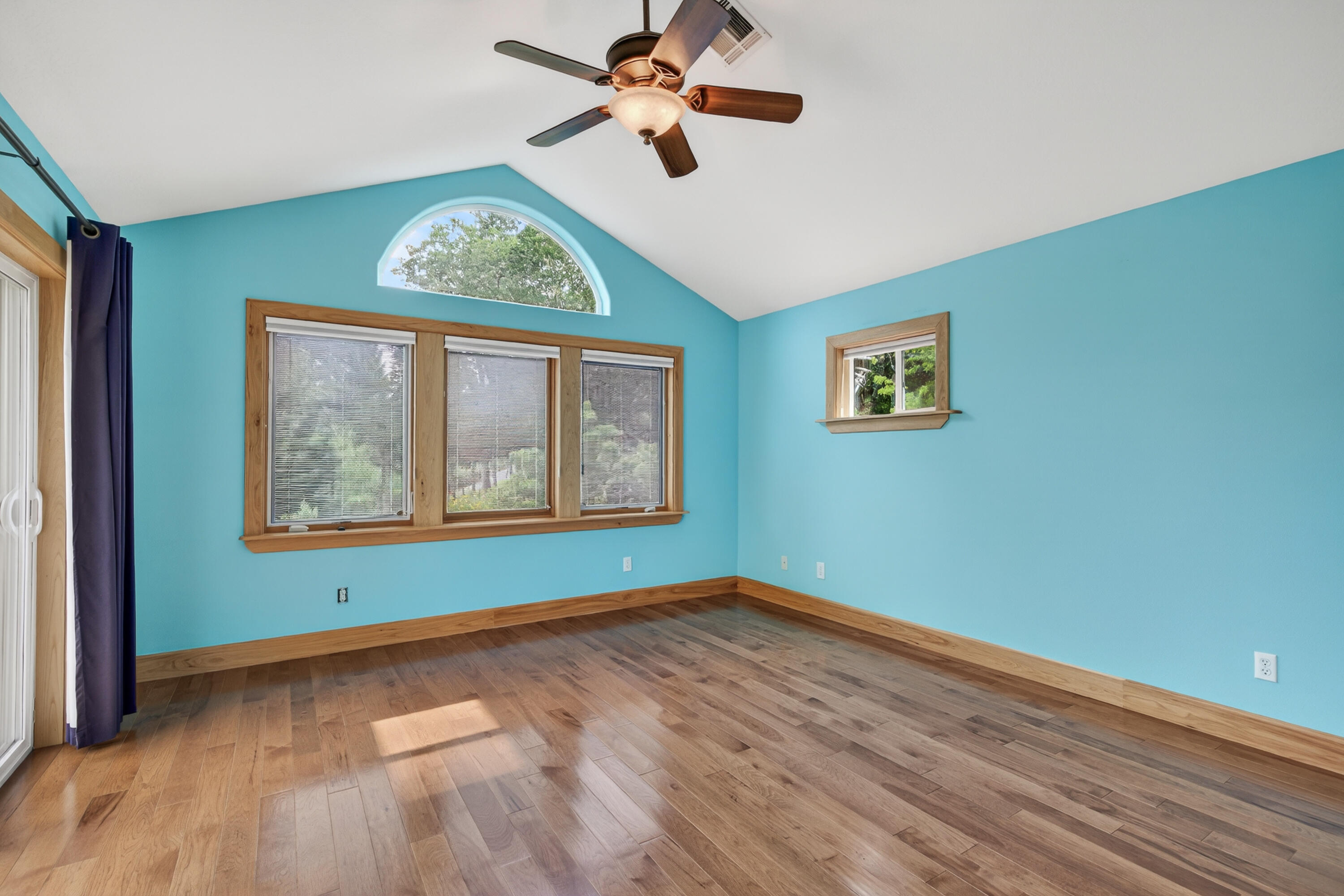 3773 Helms Road Grants Pass, OR 97527 - Photo 29 of 71 Gallery Image 29