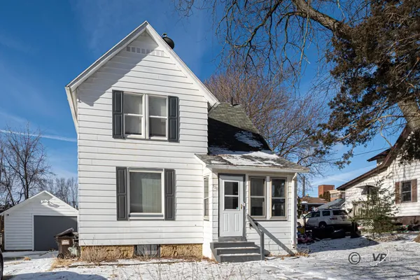 $125,900 | 520 South Burchard Avenue, Freeport, IL 61032