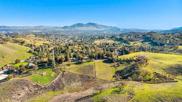 $2,199,900 | 834 Carter Acres Lane, Martinez, CA 94553