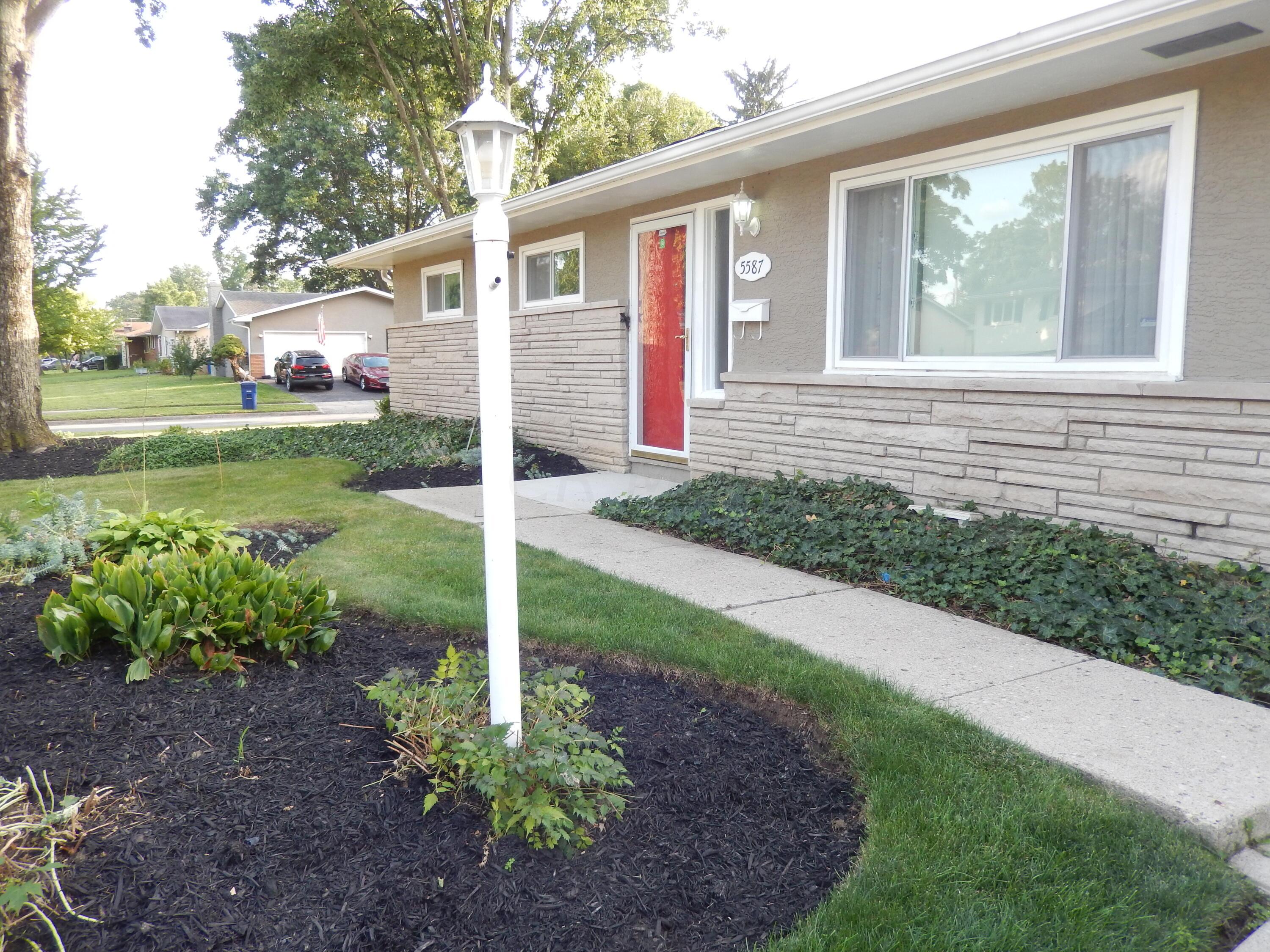 5587 Hazelwood Road Columbus, OH 43229 - Photo 4 of 47 Front Entry
