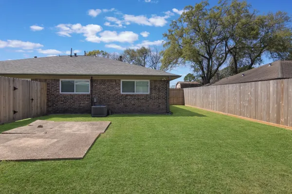 $1,500 | 1007 Cedar Street, Deer Park, TX 77536