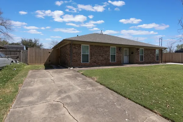 $1,500 | 1007 Cedar Street, Deer Park, TX 77536