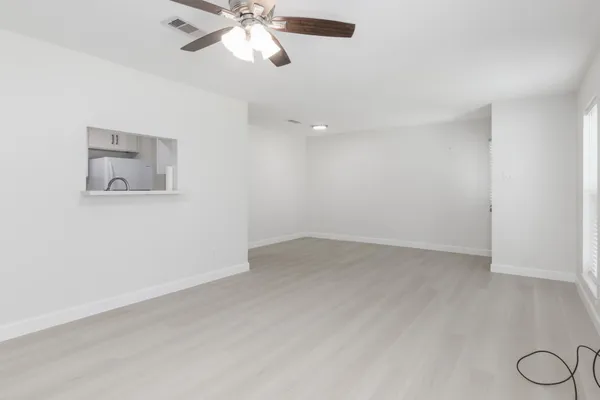 $1,500 | 1007 Cedar Street, Deer Park, TX 77536