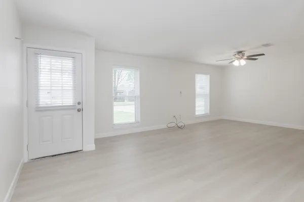 $1,500 | 1007 Cedar Street, Deer Park, TX 77536