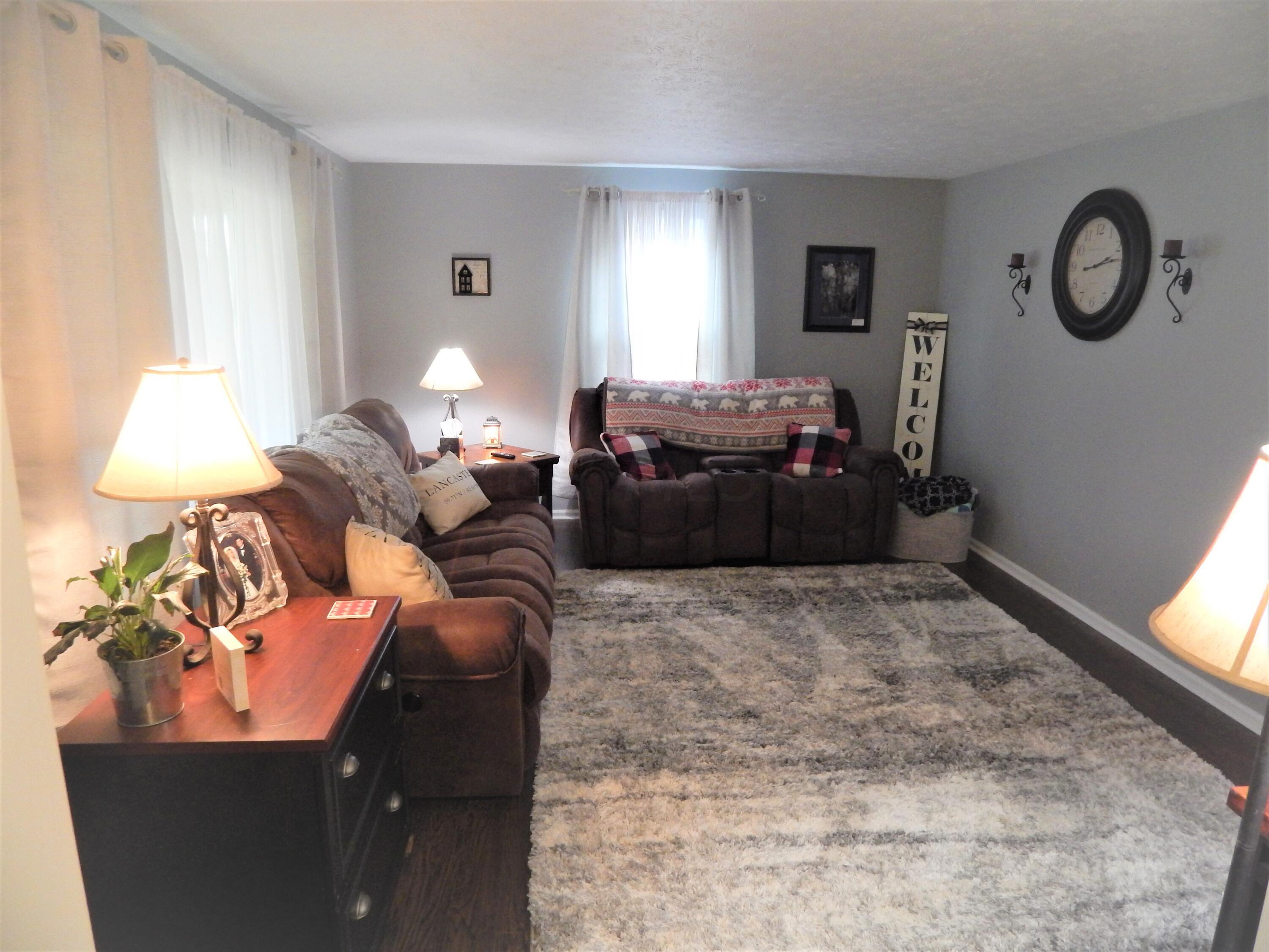 3360 West Point Road Southeast Lancaster, OH 43130 - Photo 5 of 34 living room